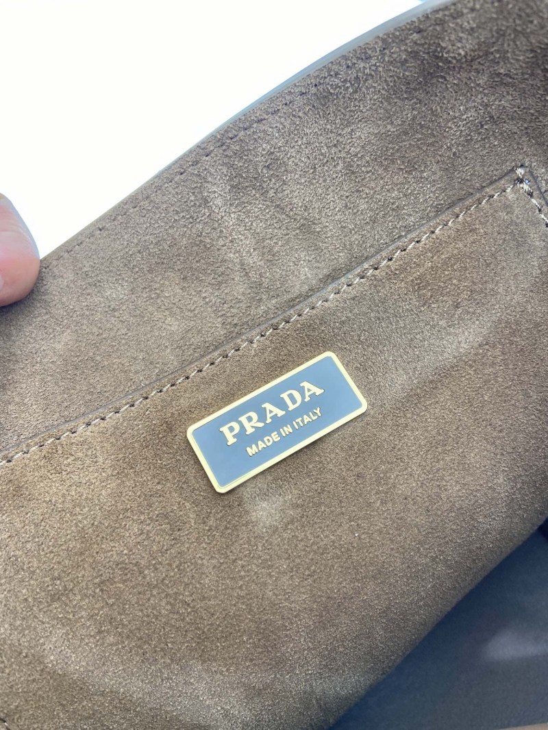 Pra*a bucket bags